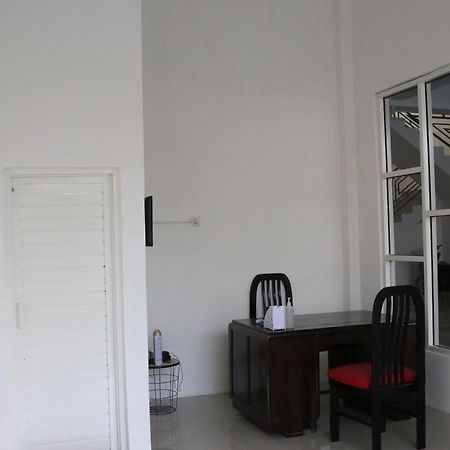 Reddoorz Syariah Near Suncity Mall Madiun Exterior foto