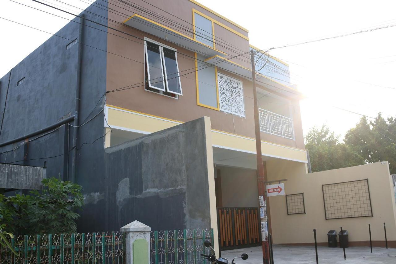 Reddoorz Syariah Near Suncity Mall Madiun Exterior foto