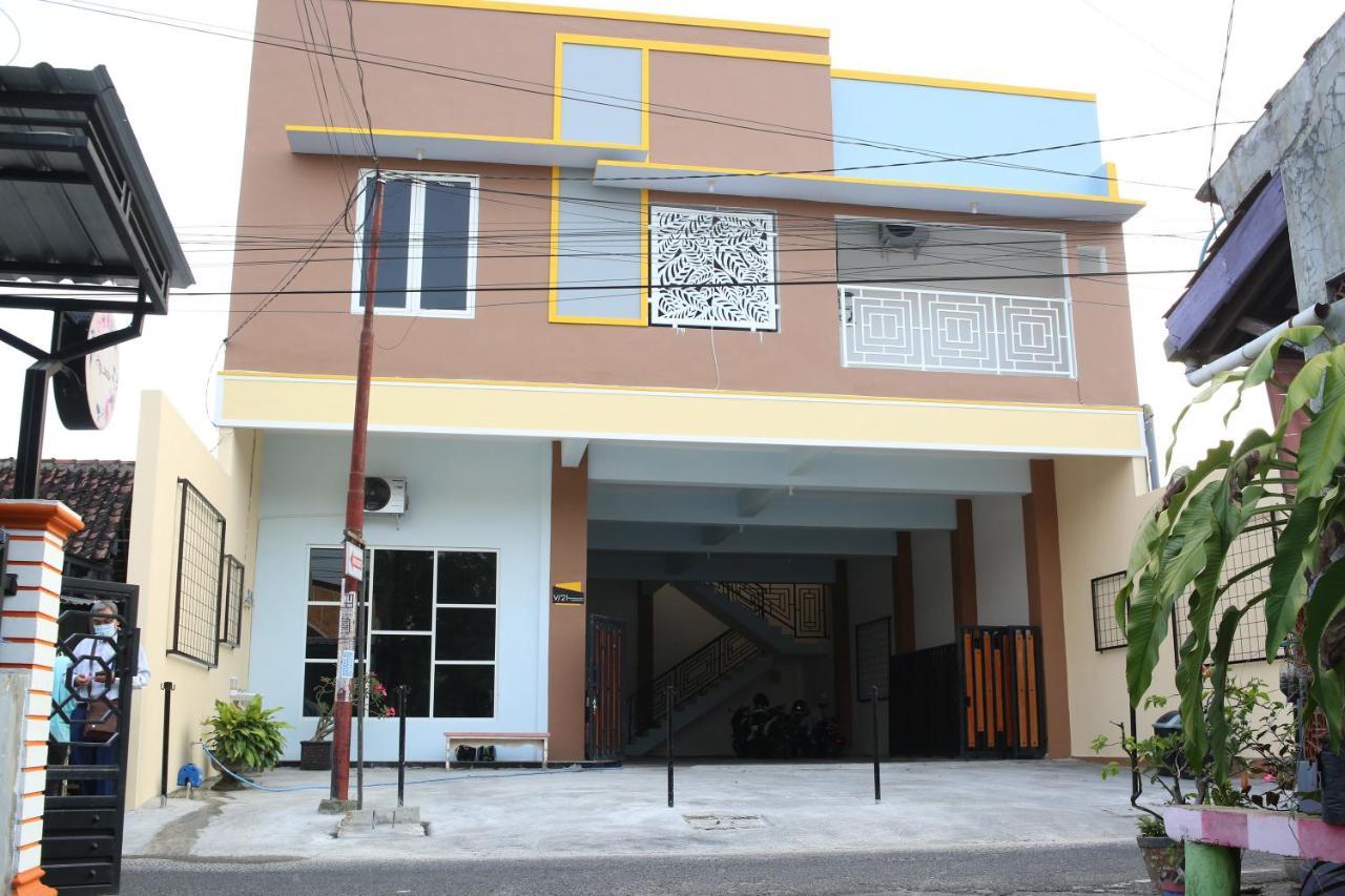 Reddoorz Syariah Near Suncity Mall Madiun Exterior foto