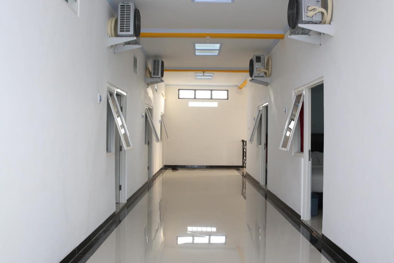 Reddoorz Syariah Near Suncity Mall Madiun Exterior foto