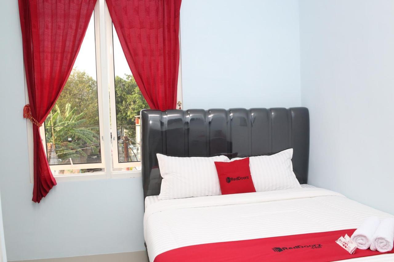 Reddoorz Syariah Near Suncity Mall Madiun Exterior foto